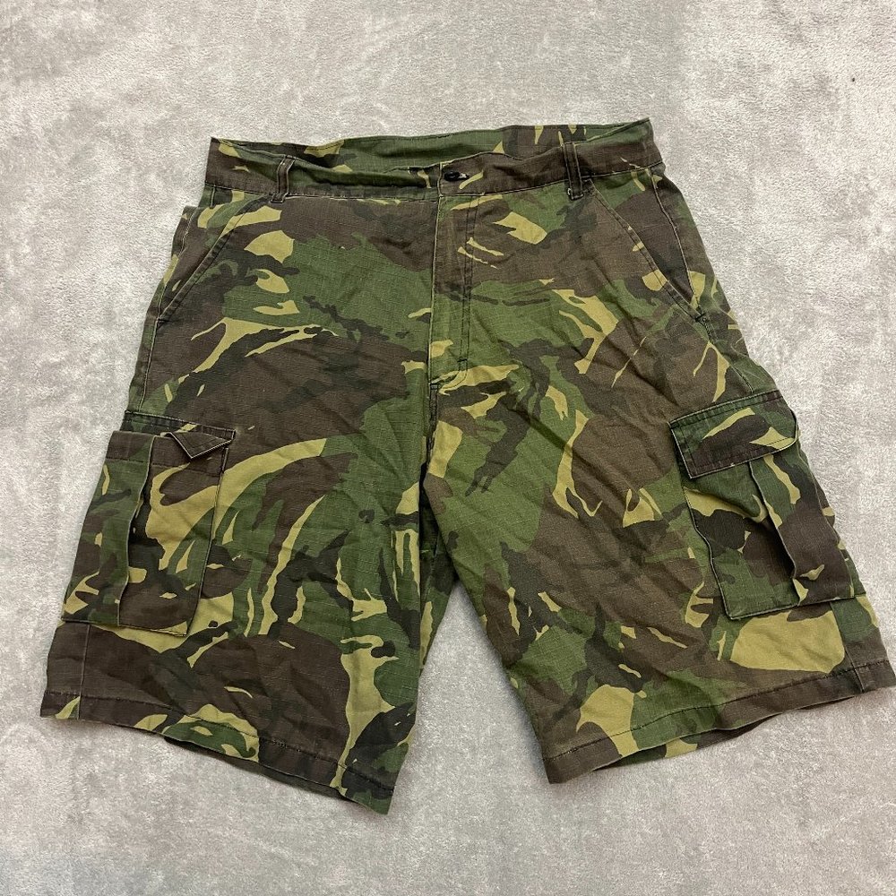 Burnside Men's Camo Cargo Shorts Size 32